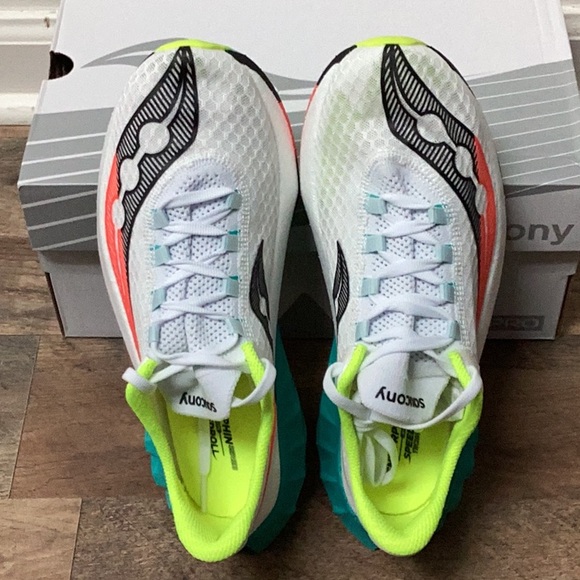 Women’s Saucony Endorphin Pro 4 - Picture 3 of 5